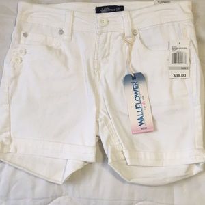 Brand New✨ Wallflower White Midi Shorts